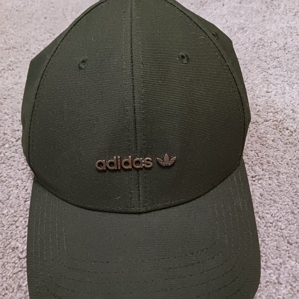 Metal logo Adidas hat
